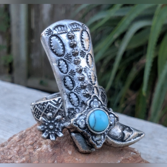 Silver and Turquoise Western Rings Set: SOUTHWESTERN Cowgirl Jewelry - Picture 6 of 10